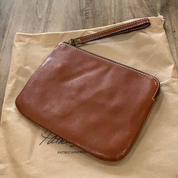 Patricia Nash Wristlet - Picture 3 of 6